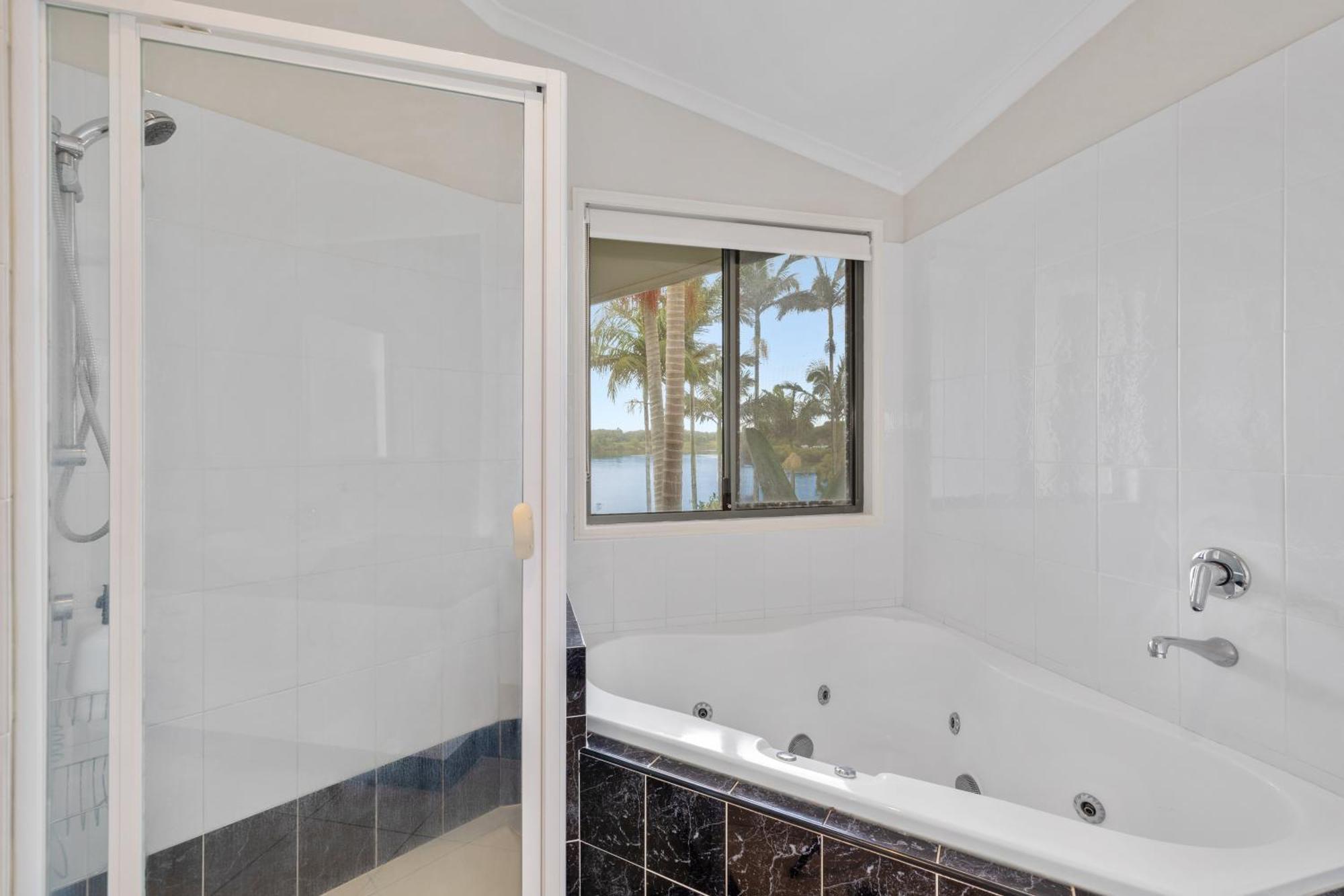 Sails 3 - Waterfront * Kingscliff